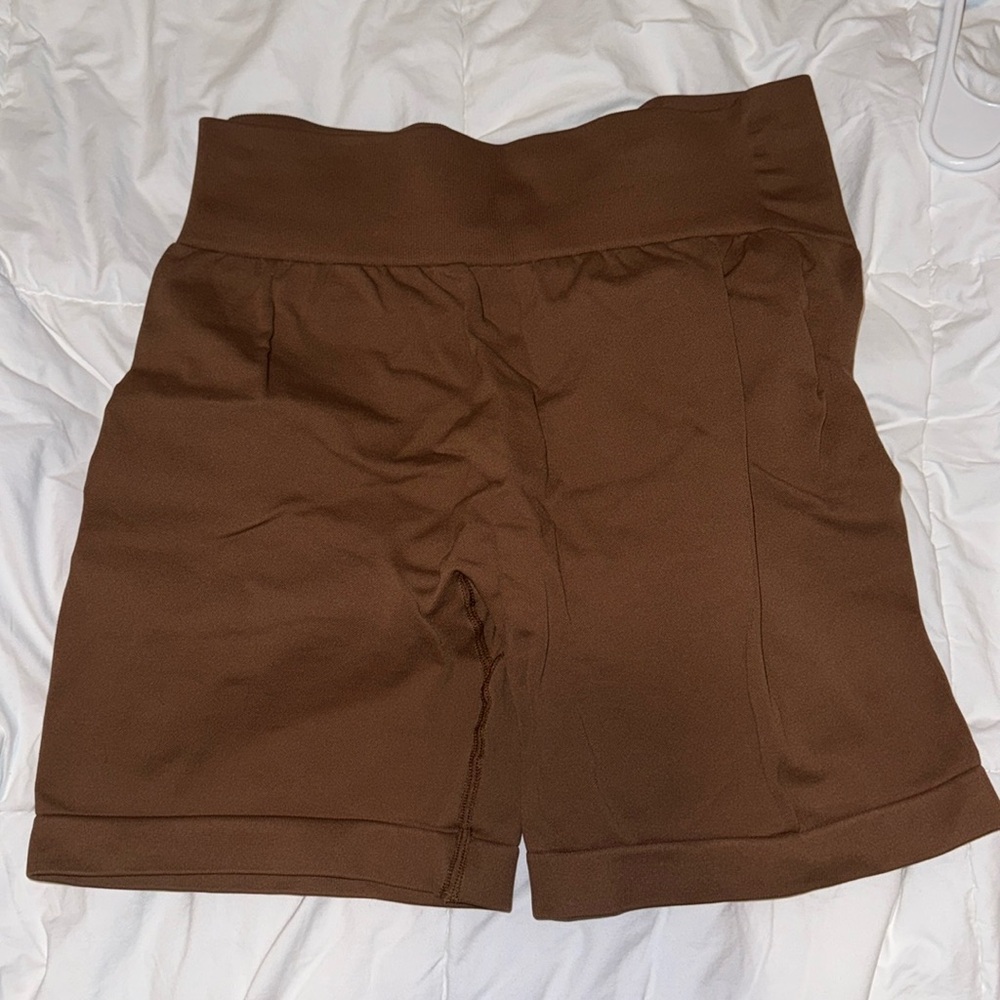 Pcheebum Brown Shorts